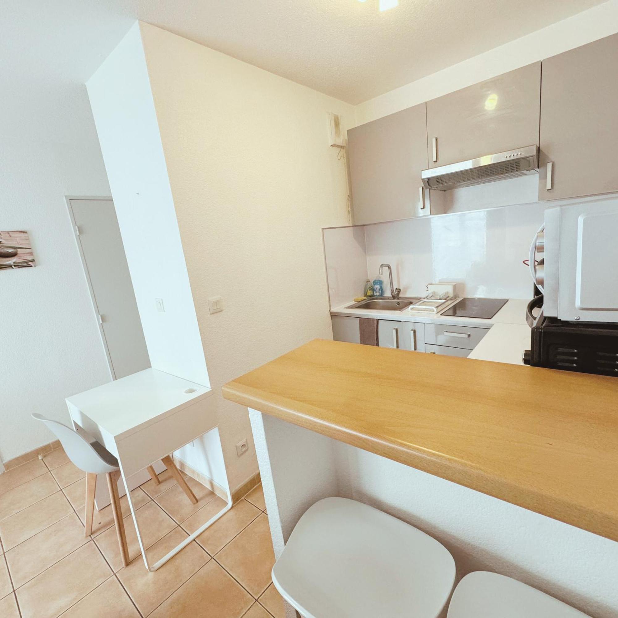 אביניון Appartement Residence Prive Avec Parking Wifi Clim Piscine מראה חיצוני תמונה
