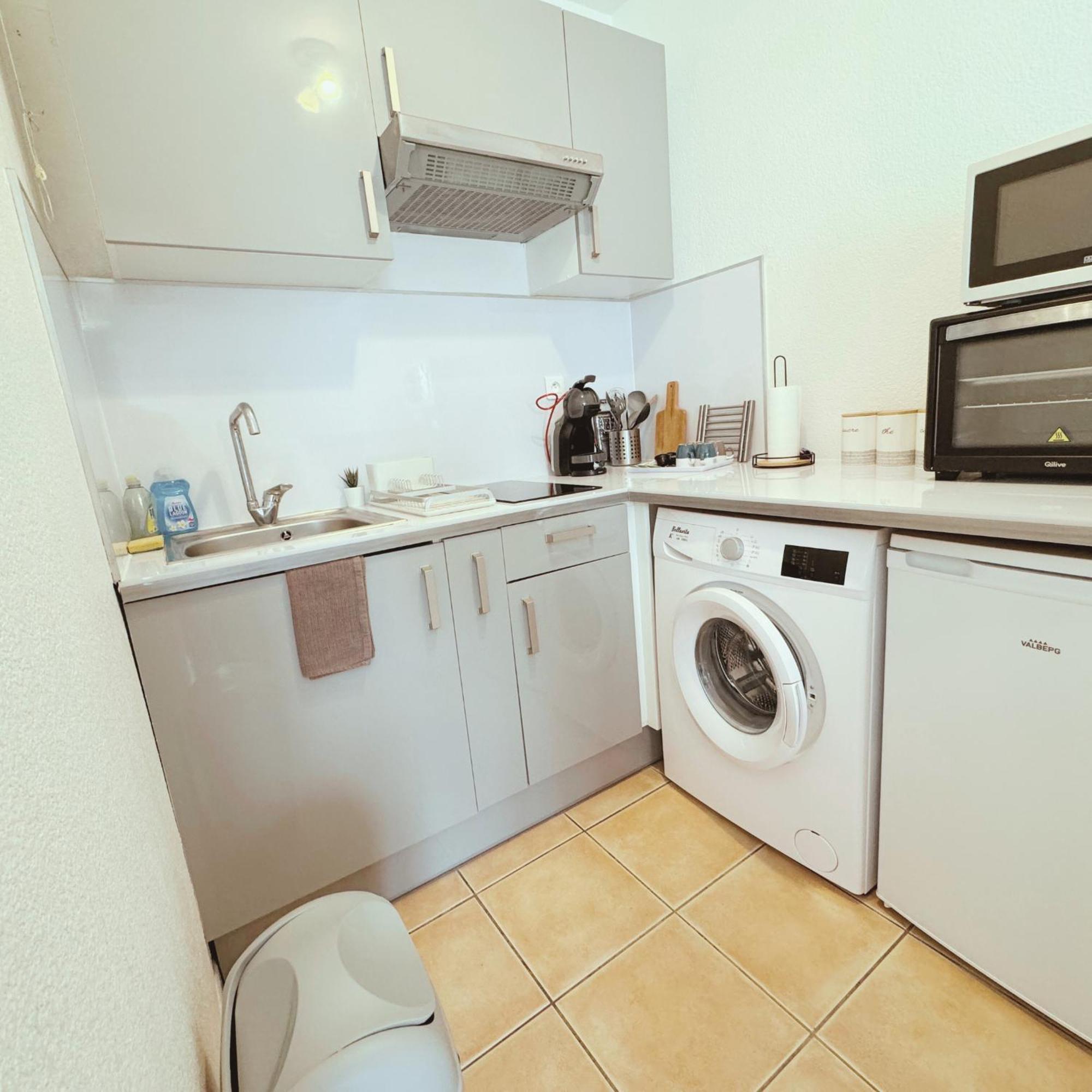 אביניון Appartement Residence Prive Avec Parking Wifi Clim Piscine מראה חיצוני תמונה