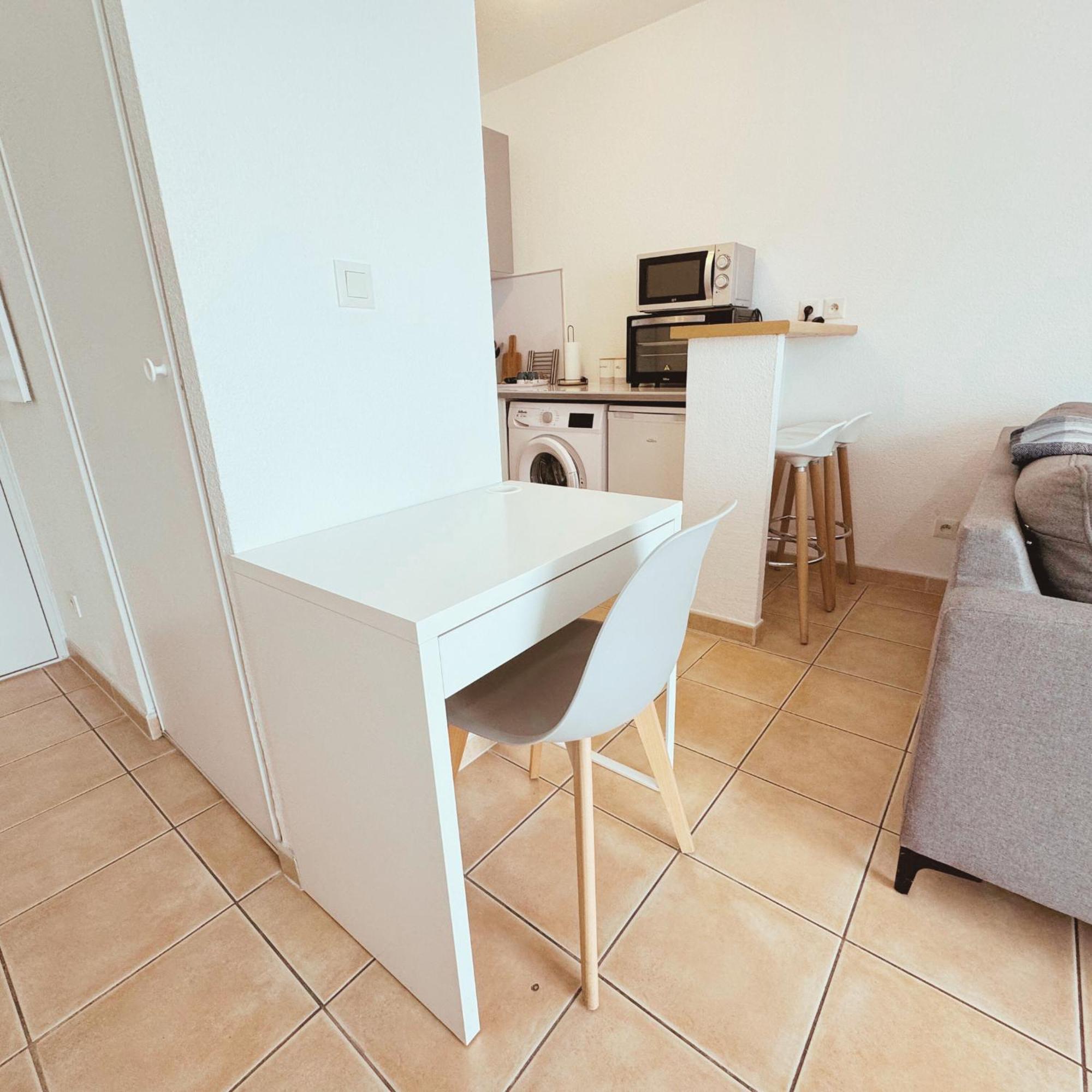 אביניון Appartement Residence Prive Avec Parking Wifi Clim Piscine מראה חיצוני תמונה